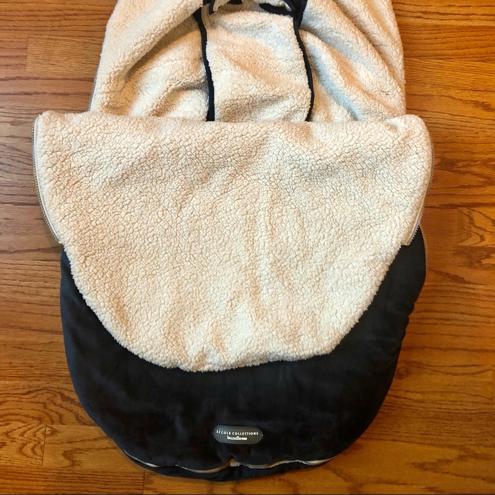 JJ Cole BundleMe for infant, black exterior white shearling, EUC - Picture 2 of 5